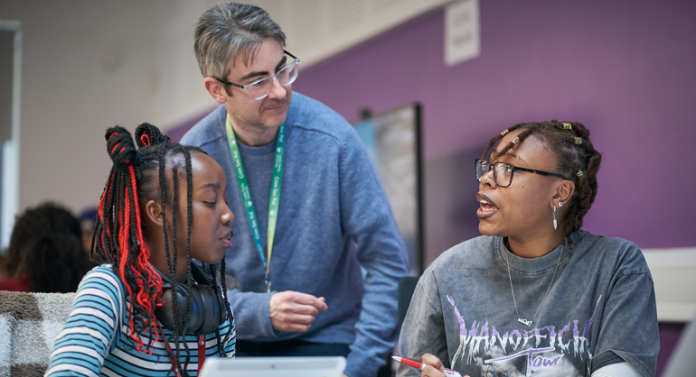  LTU lecturer with students